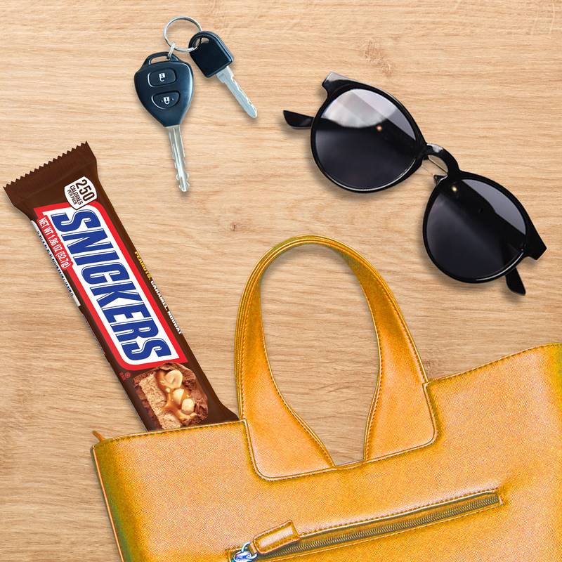 SNICKERS Chocolate Candy Bar, Full Size 1.86 oz, Chocolate Snacks