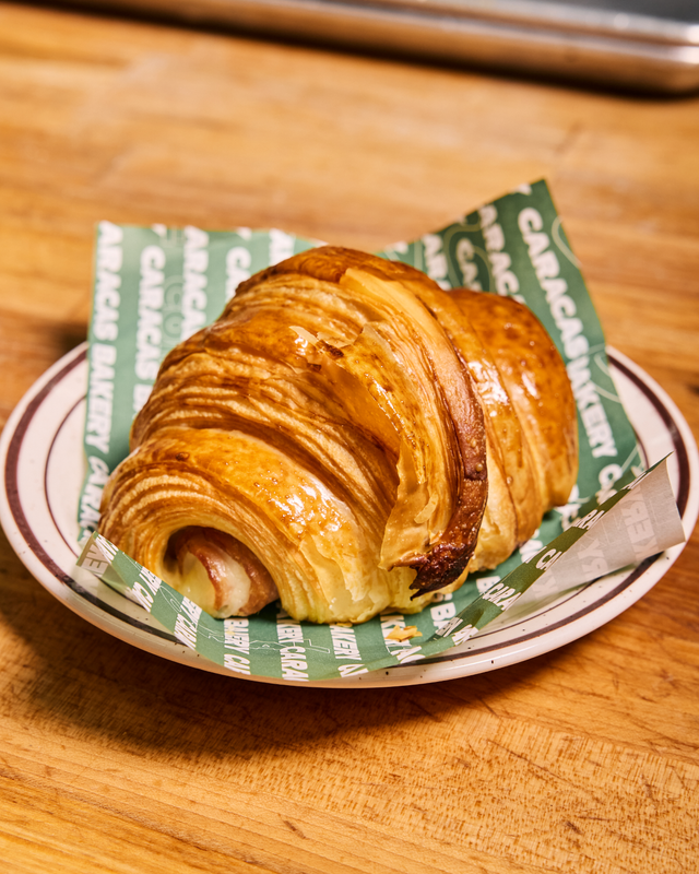 Caracas Bakery Ham & Cheese Croissant