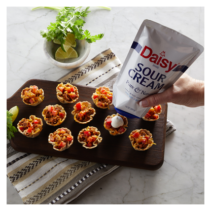 Daisy Pure & Natural Squeeze Sour Cream - 14oz
