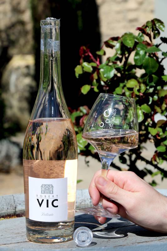 Robert Vic Delicate Rose 750ml