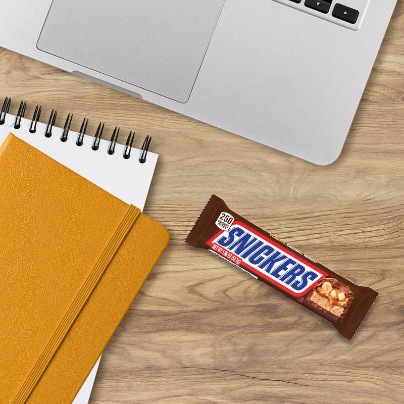 SNICKERS Chocolate Candy Bar, Full Size 1.86 oz, Chocolate Snacks