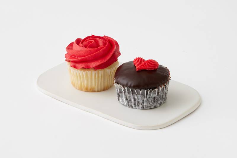 Magnolia Bakery Chocolate & Vanilla Buttercream Cupcakes 2ct