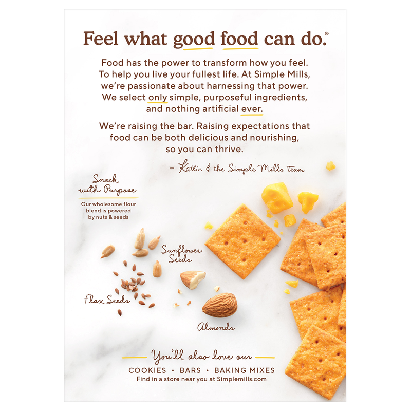 Simple Mills Farmhouse Cheddar Almond Flour Crackers 4.25oz