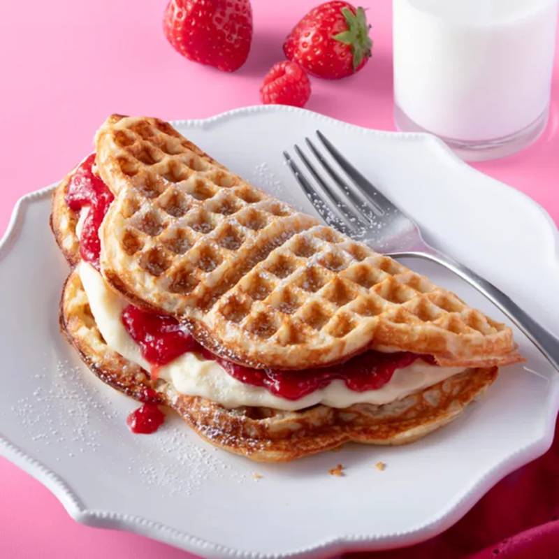Nordic Waffles Berries & Cream Waffle Sandwich 2ct